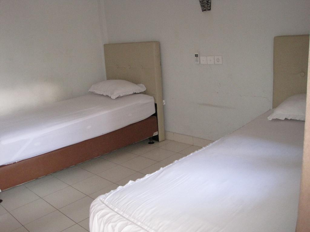 Taman Mekar Beach Inn Kuta  Room photo