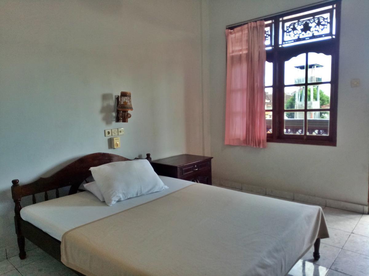 Taman Mekar Beach Inn Kuta  Exterior photo
